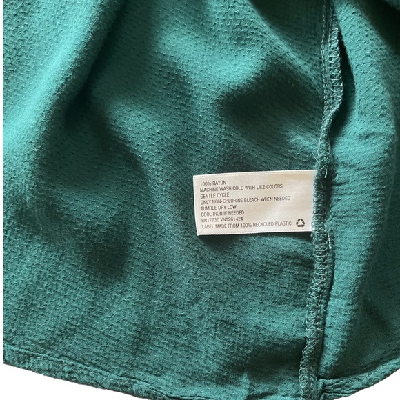 Lace Up Sleeveless Blouse - Picture 4 of 4